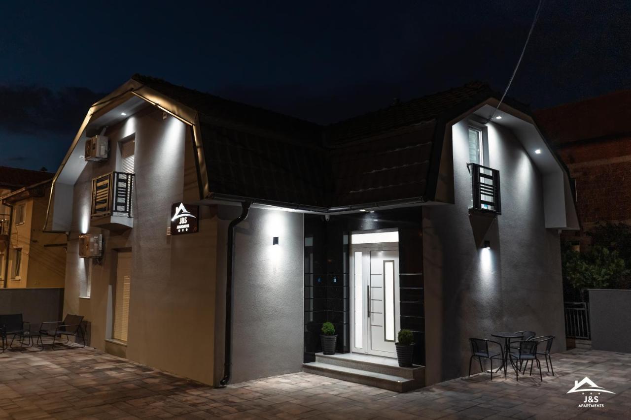 J&S Apartments Nis Ngoại thất bức ảnh