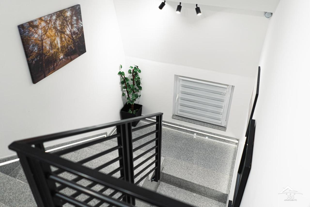 J&S Apartments Nis Ngoại thất bức ảnh