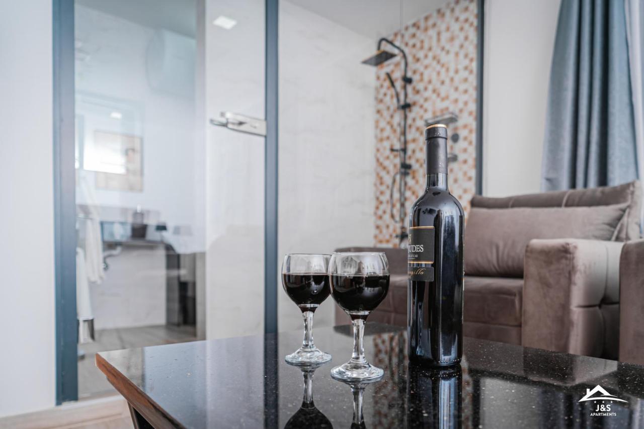 J&S Apartments Nis Ngoại thất bức ảnh