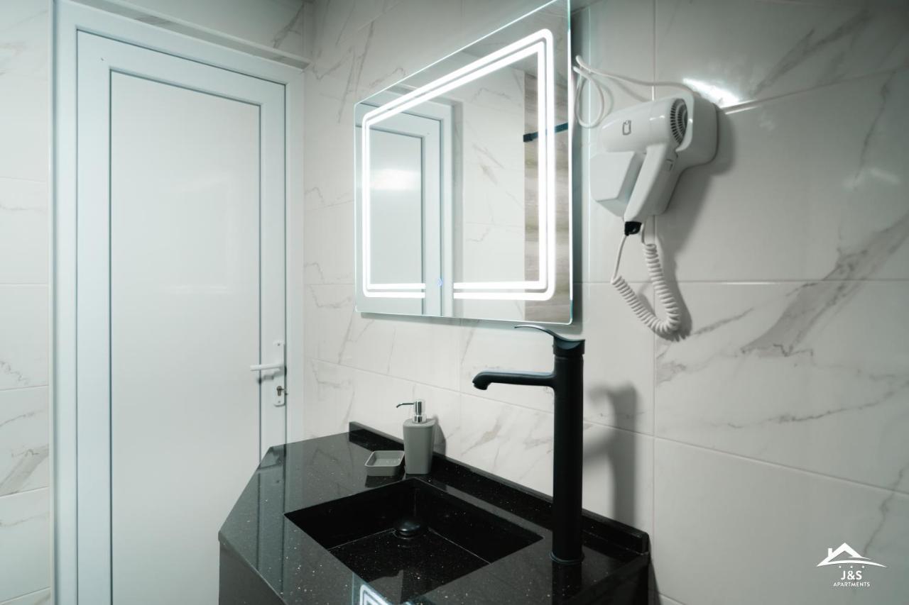 J&S Apartments Nis Ngoại thất bức ảnh