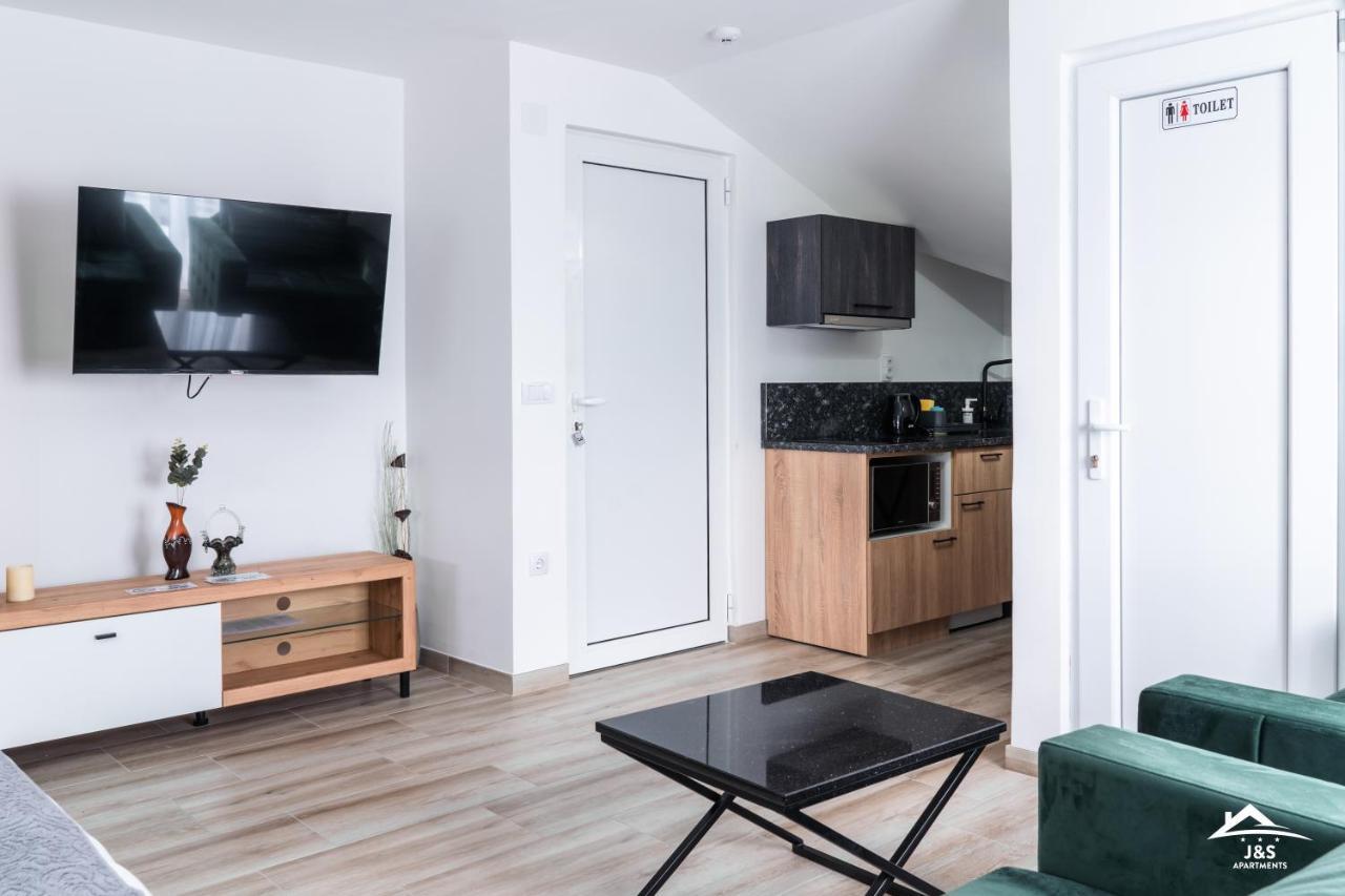 J&S Apartments Nis Ngoại thất bức ảnh