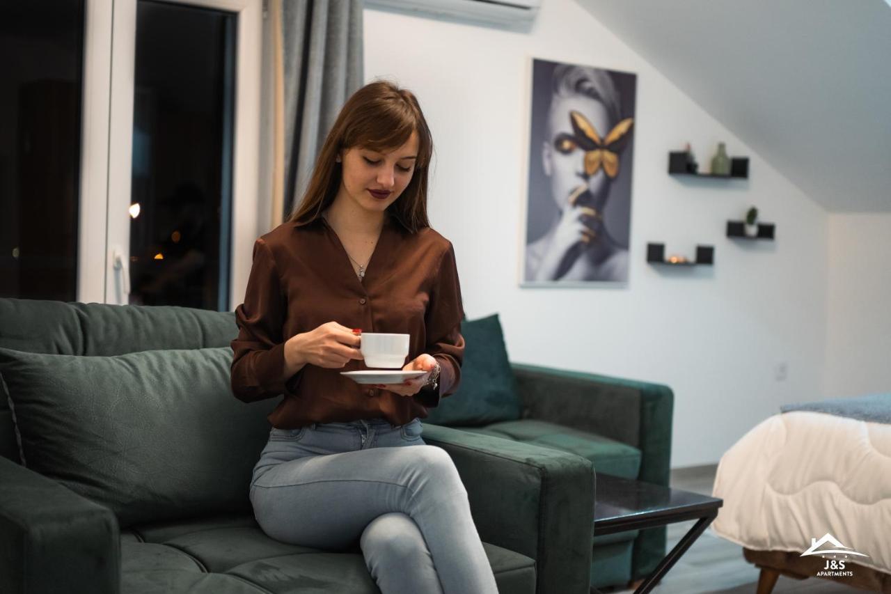 J&S Apartments Nis Ngoại thất bức ảnh