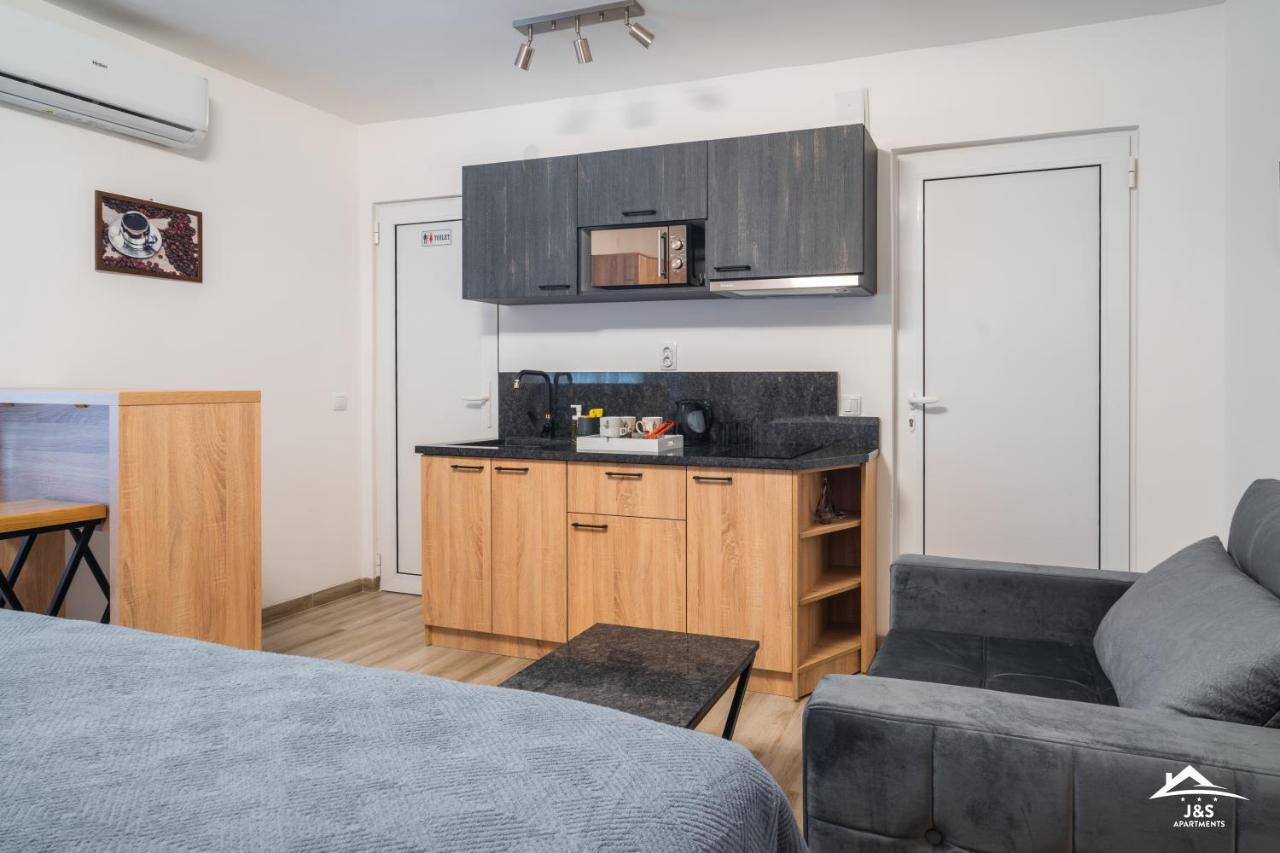 J&S Apartments Nis Ngoại thất bức ảnh