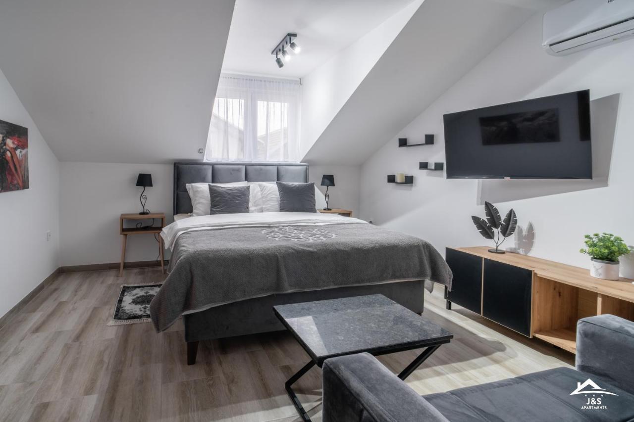 J&S Apartments Nis Ngoại thất bức ảnh
