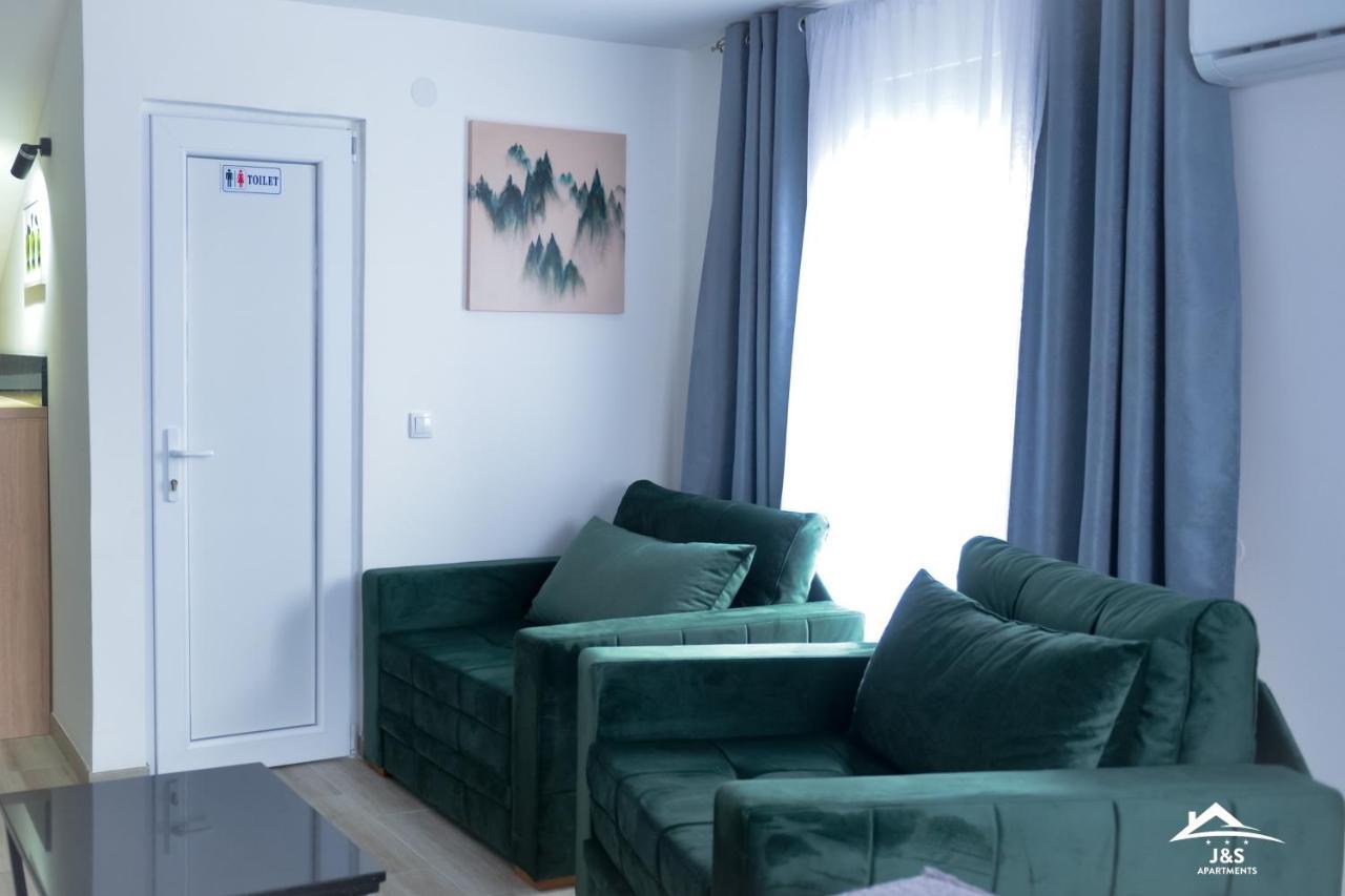 J&S Apartments Nis Ngoại thất bức ảnh